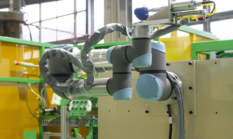 関東製作所が所有する協働ロボットの写真